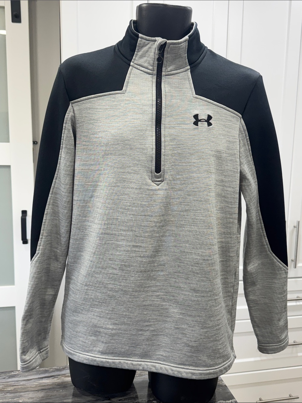 Under Armour Gamut Half-Zip Pullover – Men’s Small | Heather Gray & Black